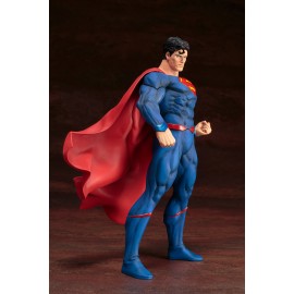 Figurine DC Universe - Superman Rebirth ARTFX+ 1/10ème