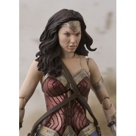Figurine DC Comics - Justice League - Wonder Woman S.H.Figuarts 14 cm