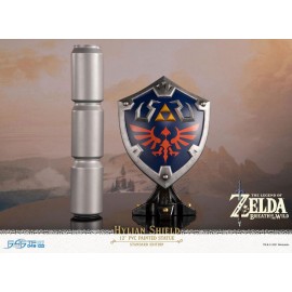 The Legend of Zelda Breath of the Wild - Statuette Hylian Shield Standard Edition 29cm