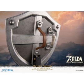 The Legend of Zelda Breath of the Wild - Statuette Hylian Shield Standard Edition 29cm