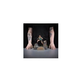 Figurine Tomb Raider - Lara Croft 24 cm